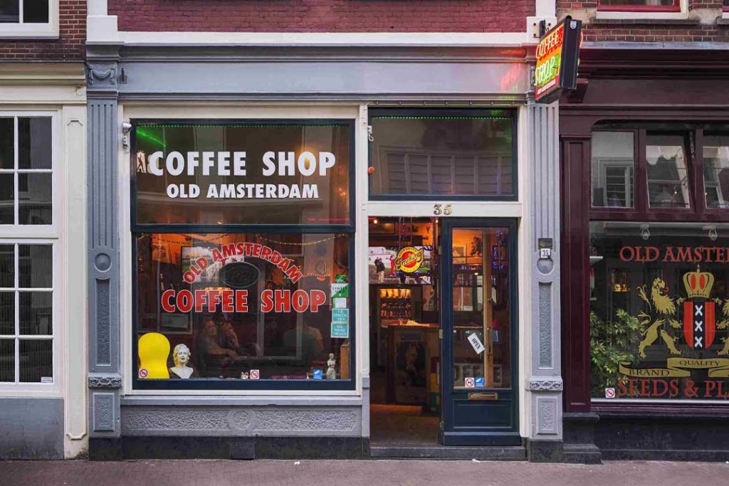 Cafes-and-Bars-in-amesterdam